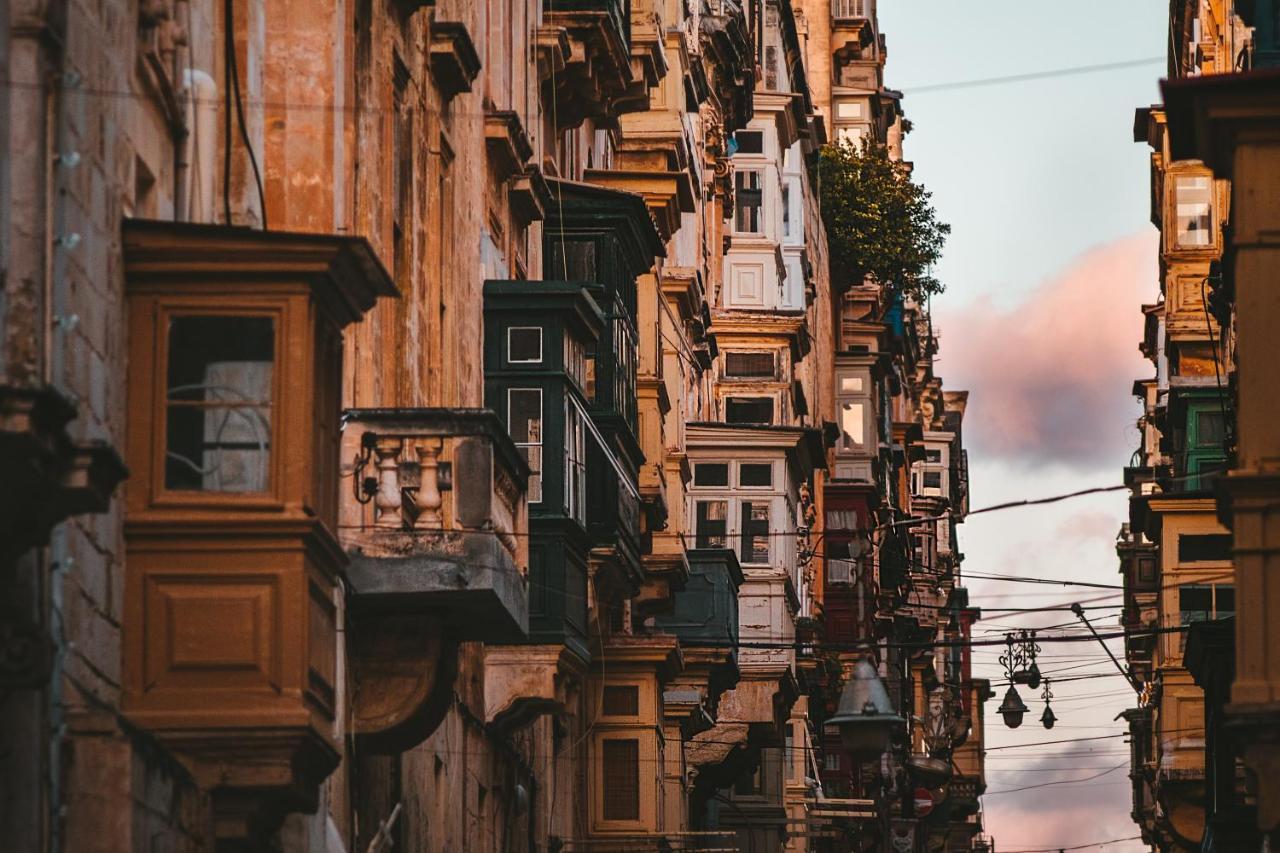 1926 Le Parisot Boutique Suites Valletta Bagian luar foto