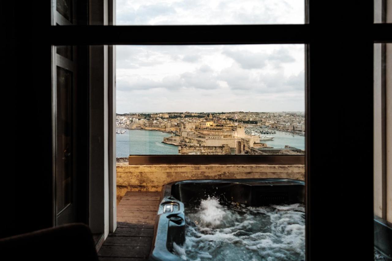 1926 Le Parisot Boutique Suites Valletta Bagian luar foto