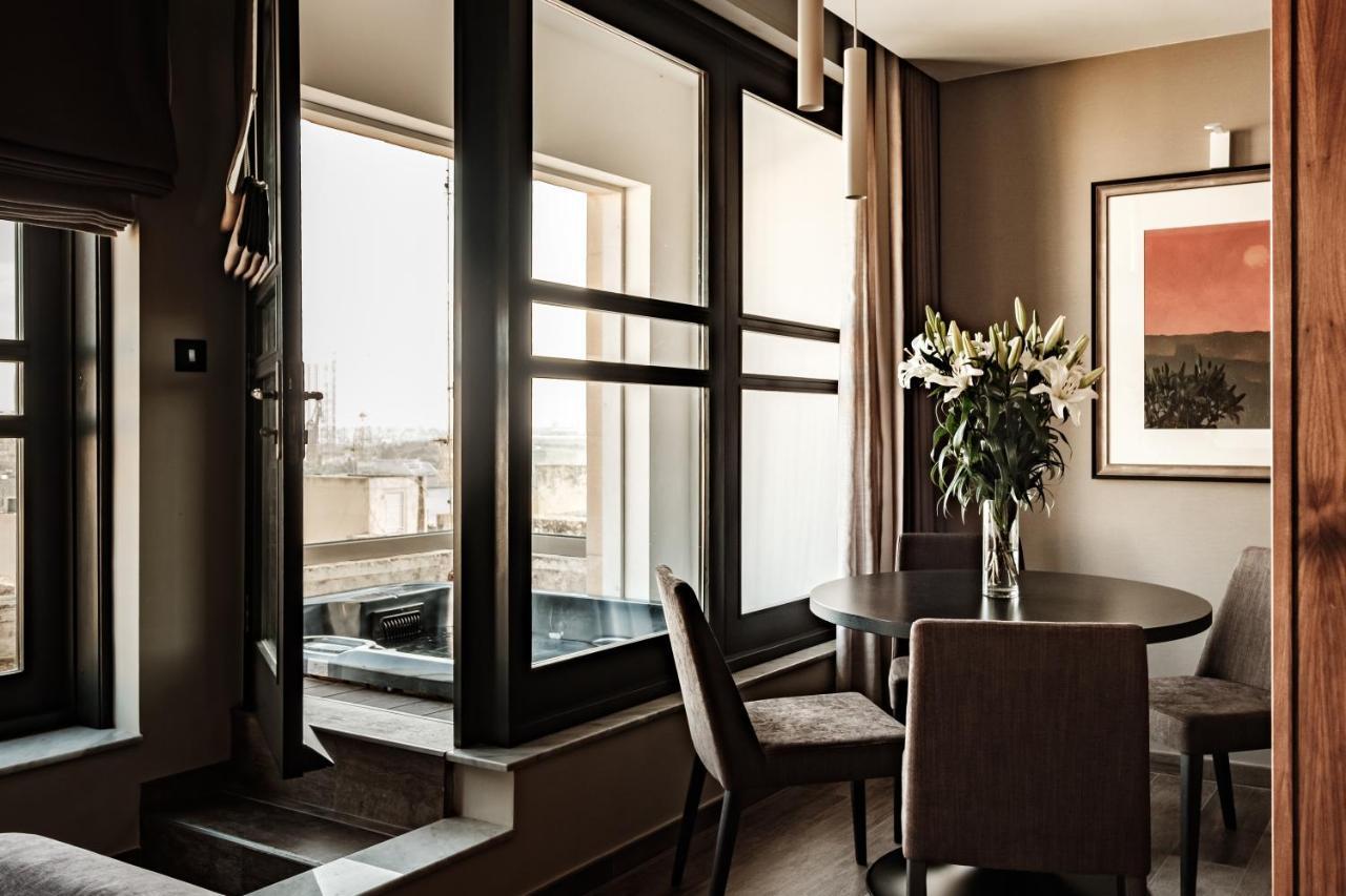 1926 Le Parisot Boutique Suites Valletta Bagian luar foto